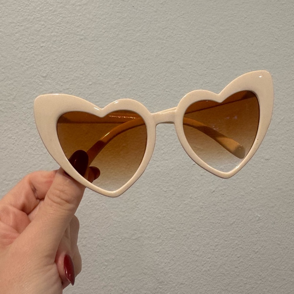 Heart-Shaped Cream Sunglasses